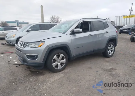 2018 Jeep Compass Latitude 4X4 z USA, uszkodzony, nr VIN 3C4NJDBB8JT423342